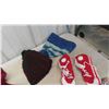 Image 2 : Knitted Tuque, Scarves, Mittens, Slippers, Carry On, Italian Sweater