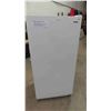 Image 1 : Kenmore Upright Freezer 26" x 28" x 59.5" 