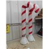 Image 3 : 4 Candy Cane Blow Molds 39" Tall - only 1 has light