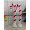 Image 4 : 4 Candy Cane Blow Molds 39" Tall - only 1 has light