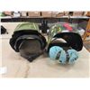 Image 2 : 2 Welding Helmets + pair of Gloves