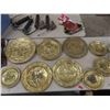 Image 1 : 9 Decorative Brass Colored Plates - Diameters ; 9.75" , 14.25", 16.5"