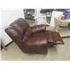 Image 5 : Leather/ Leather Style Swivel Recliner