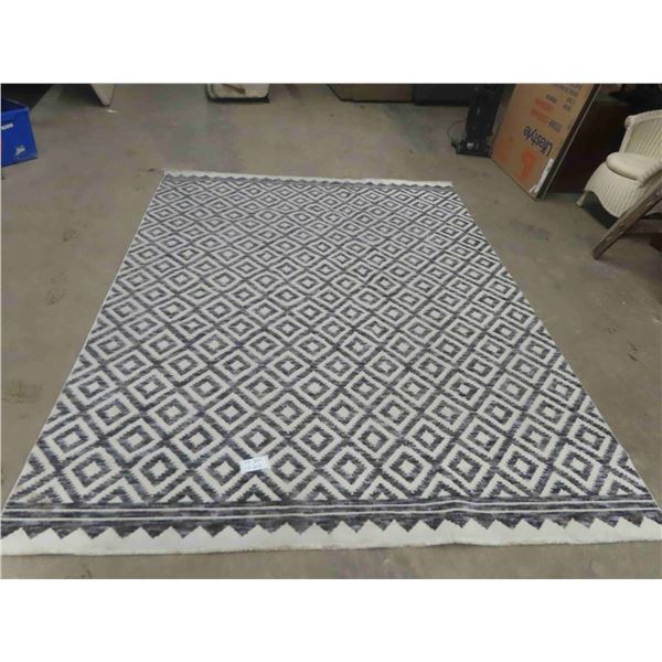 Area Rug 98  x 120  