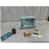 Image 1 : Singer Portable Electric Sewing Machine