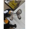 Image 2 : 8 Golf Clubs with Bag