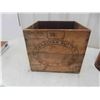 Image 2 : 3 Wine Jugs & Wooden Bottle Crate