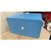 Image 8 : Coleman 5243B Low Boy Snowlite 45L Cooler in Excellent Condition,