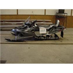 2005 Polaris Trail Touring E start & Rev