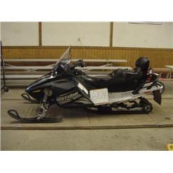 2005 Ski Doo Expedition E start & Rev