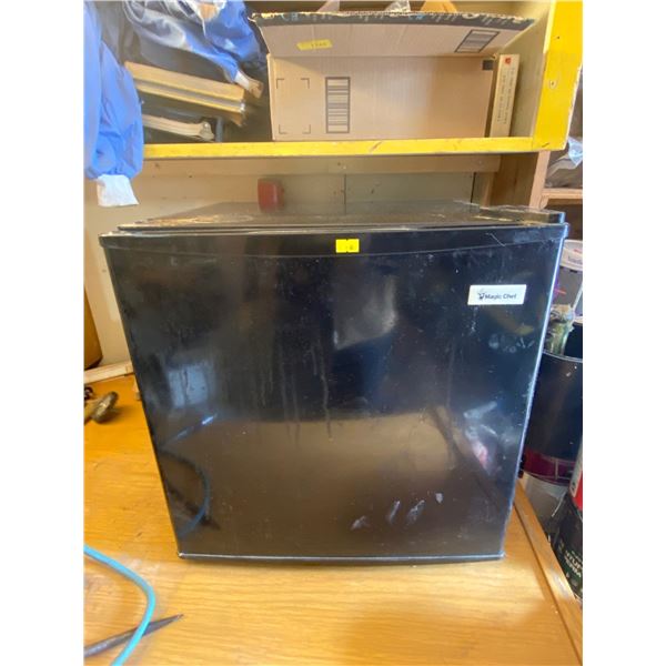 Magic Chef Mini Fridge Tested And Works 30L x 30W x 30T