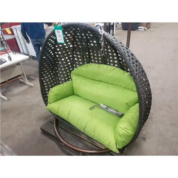 Hanging Loveseat Basket