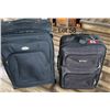 Image 1 : 2 suitcases soft side expandable with wheels and extention handle on both