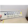 Image 2 : Woodstock livense plate topper