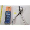 Image 1 : Chicken Killer pliers & Sharping stone