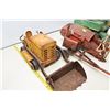 Image 3 : Antique farm toy lot - parts etc