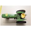 Image 3 : Vintage John Deere tractor - metal rims