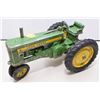 Image 2 : Vintage John Deere tractor - metal rims