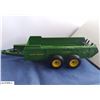Image 1 : Ertl John Deere manure spreader - like new - approx 16 inches long