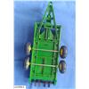 Image 2 : Ertl John Deere manure spreader - like new - approx 16 inches long