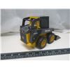 Image 4 : 1/16 scale ERTL John Deere 318D skidsteer loader metal diecast model