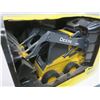 Image 2 : 1/16 scale ERTL John Deer 318E skidsteer loader metal diecast model in original box (2021)