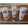 Image 2 : Plastic Floral Tumblers