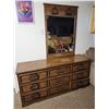 Image 1 : Vintage dresser, w/ mirror - great condition
