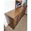 Image 3 : Vintage dresser, w/ mirror - great condition