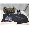 Image 1 : Duffle bag, c/w 2 XXL shirts & 7 pairs of socks