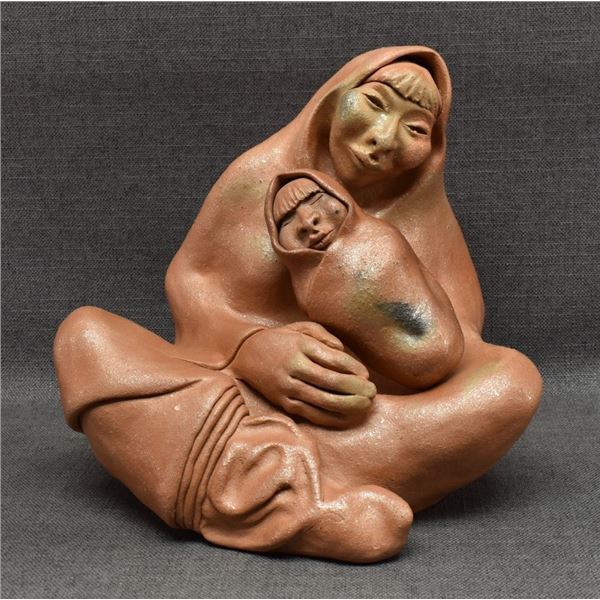 TAOS INDIAN POTTERY FIGURE (JERALYN LUJAN LUCERO)