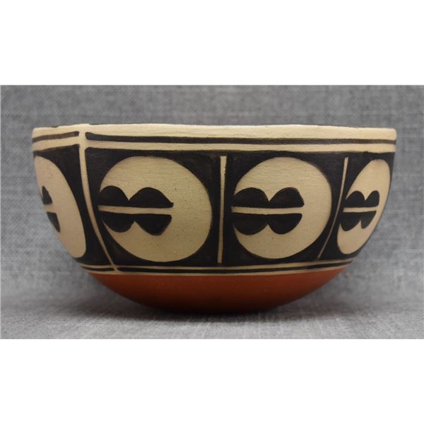 SANTO DOMINGO INDIAN POTTERY BOWL (ARTHUR & HILDA CORIZ)