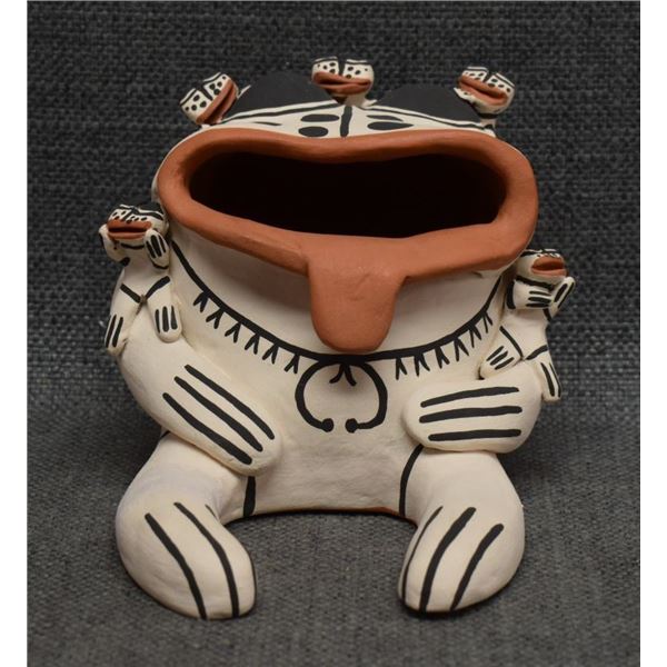 SAN ILDEFONSO INDIAN POTTERY FROG (ROSE M BROWN)