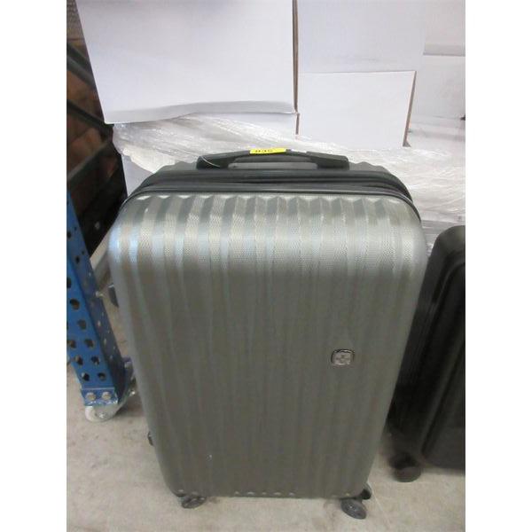 Large Swiss Gear Spinner Luggage Bag