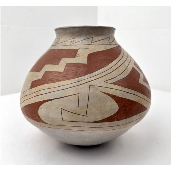 Gloria Hernandez Mata Ortiz Pottery Pot Vase