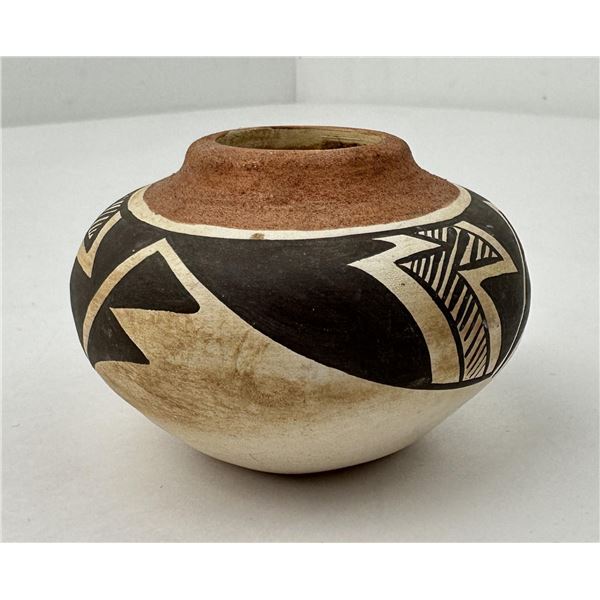 Stella Teller Isleta Pueblo Indian Pot