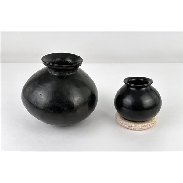 Mata Ortiz Black Pots