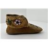 Image 2 : Cree Native American Indian Beaded Moccasin