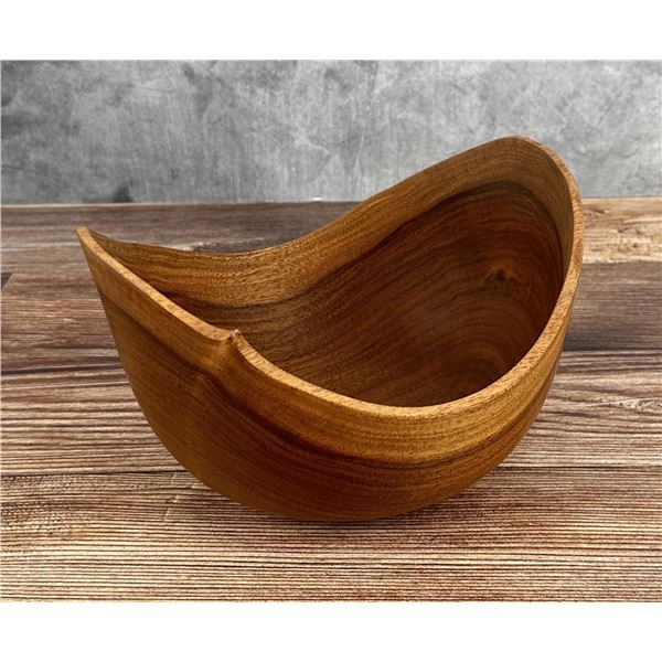 Michael Lee Hawaii Carved Milo Wood Bowl