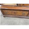 Image 8 : Gorgeous Victorian Eastlake Walnut Bookcase