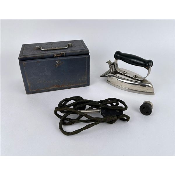 Universal Electric Travel Iron In Case E9043