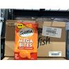 Image 1 : GoldFish Mega Bites Sharp Cheddar Baked Snack Crackers 167gx12