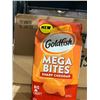 Image 2 : GoldFish Mega Bites Sharp Cheddar Baked Snack Crackers 167gx12