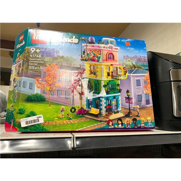 LEGO friends Heartlake city community center