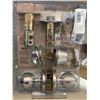 Image 2 : Weiser Essentials Keyed Entry Door Lock & Handle