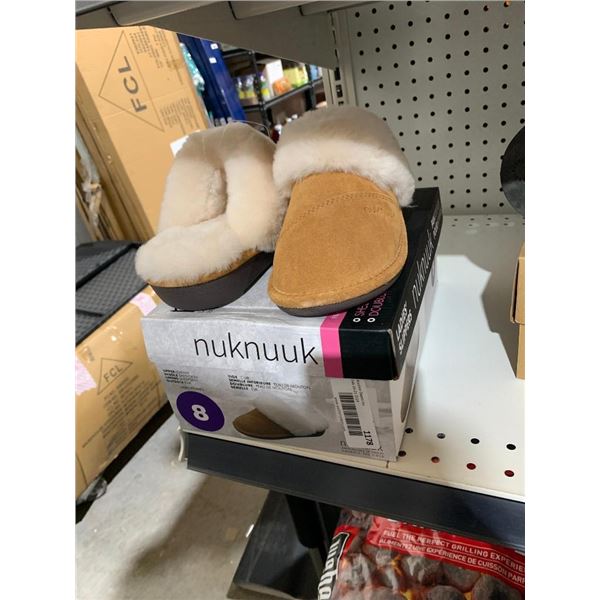Nuknuuk Ladies Size 8 Slippers