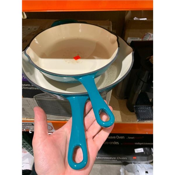 Tranmotina 2 piece skillet set.