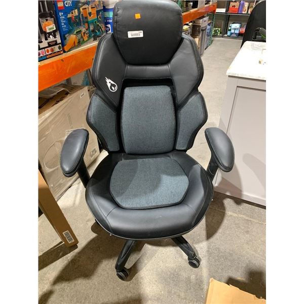 True Innovations 3D Insight Gaming Chair, Black