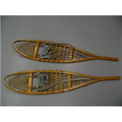 Pair of snow shoes (3)