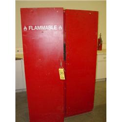 LOT - CABINE W/ CONTENTS